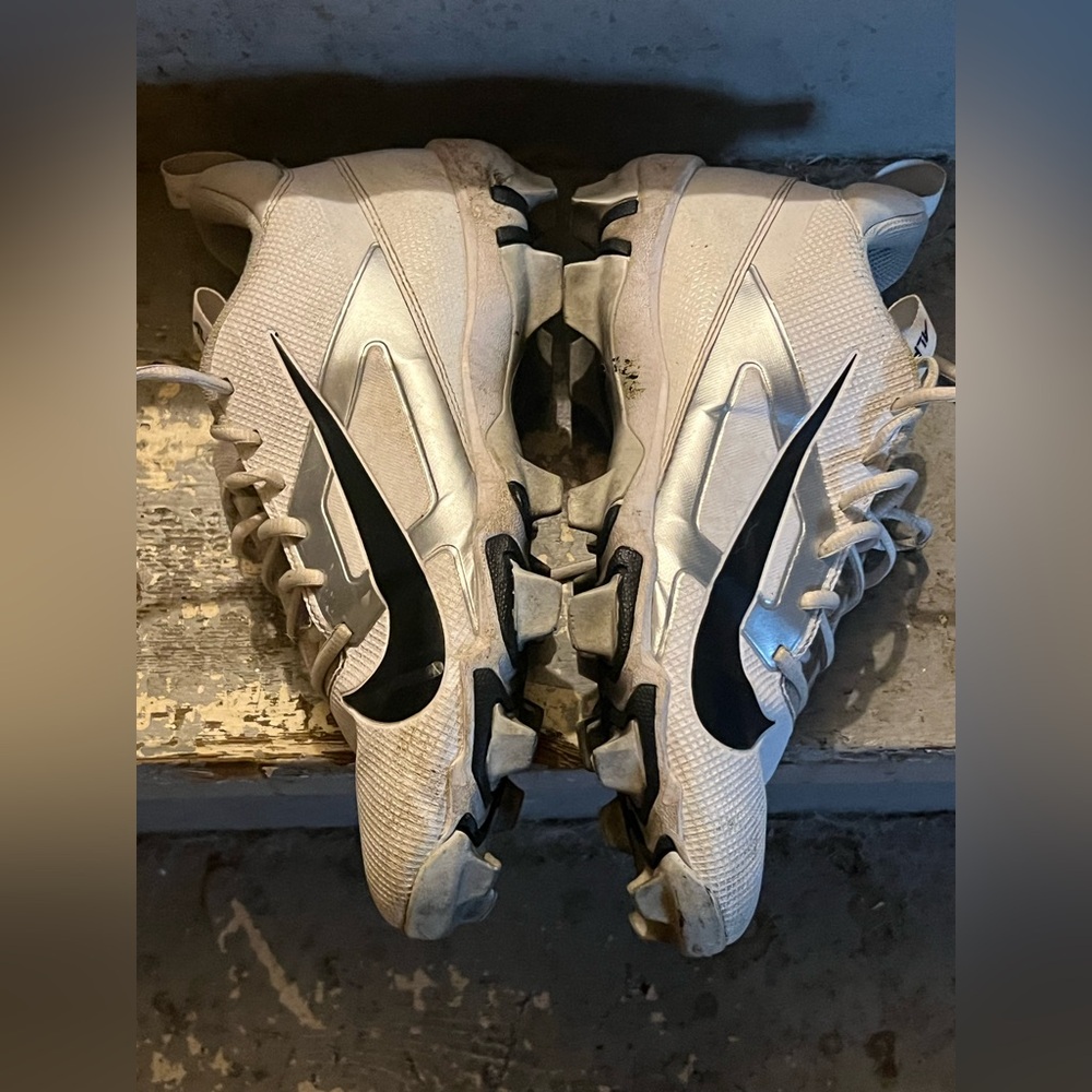 Nike Alpha Menace 4 football  cleats